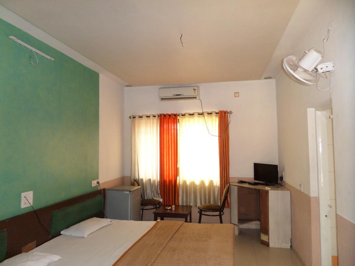 Hotel Ayodhya Nashik Exterior foto